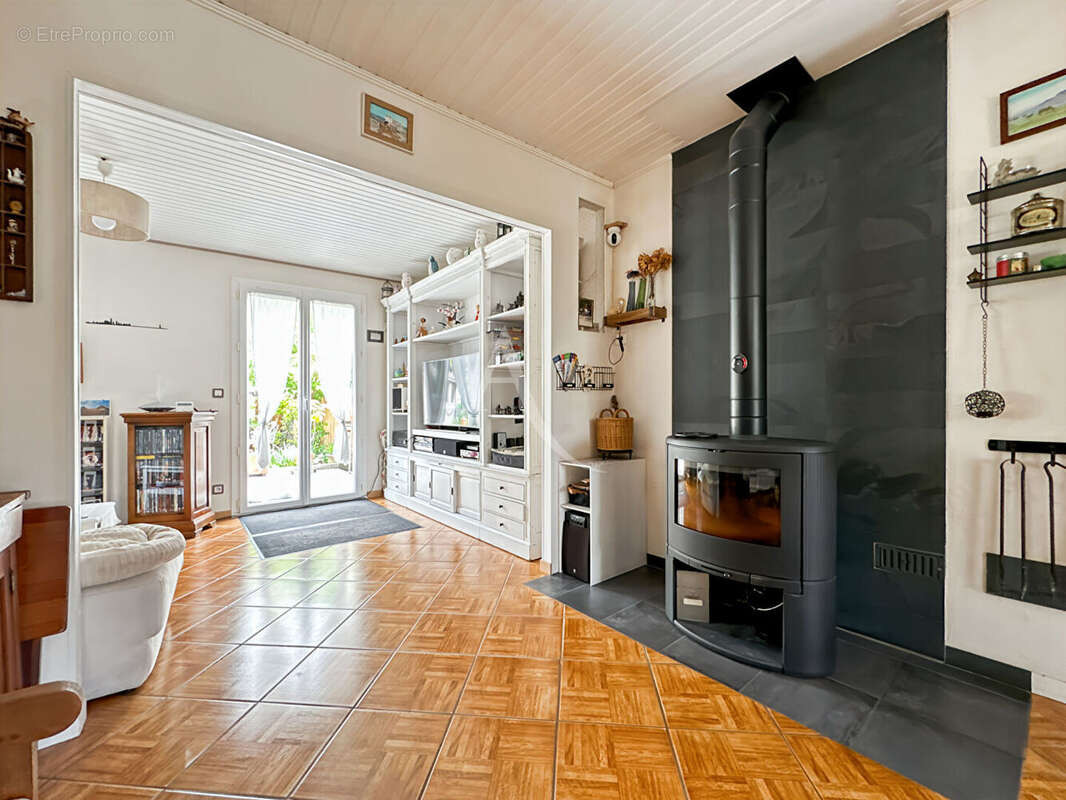 Maison à LES MUREAUX