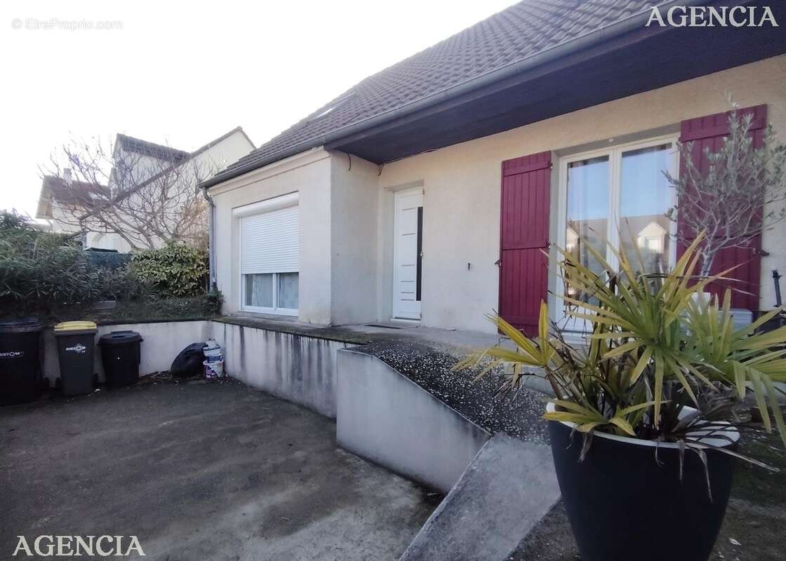 Maison à PONTAULT-COMBAULT