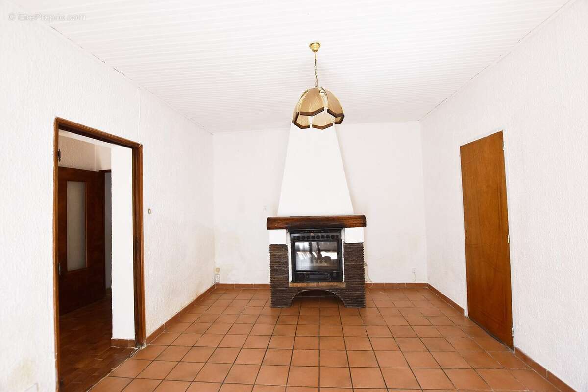 MAISON 1 : Salon  - Maison à BOUILLARGUES