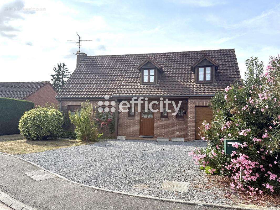 Maison à LA CHAPELLE-D&#039;ARMENTIERES