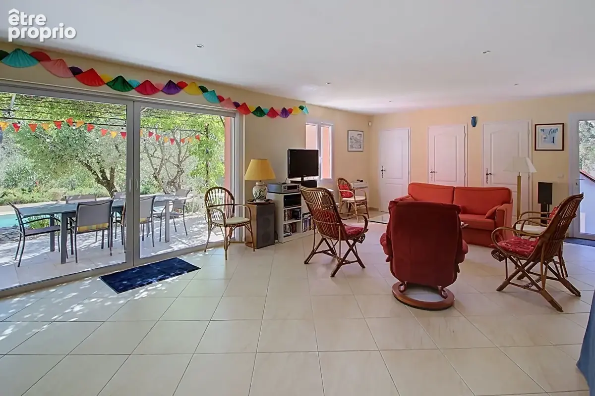 EXCLUSIVITE À VENDRE ! Maison Lorgues 6 pièces 187 m2 + Piscine + garage - photo 23