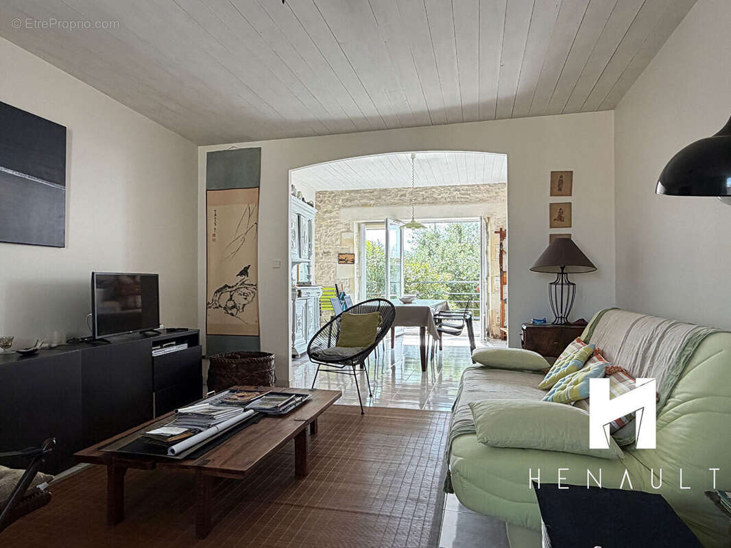 Appartement à LA FLOTTE