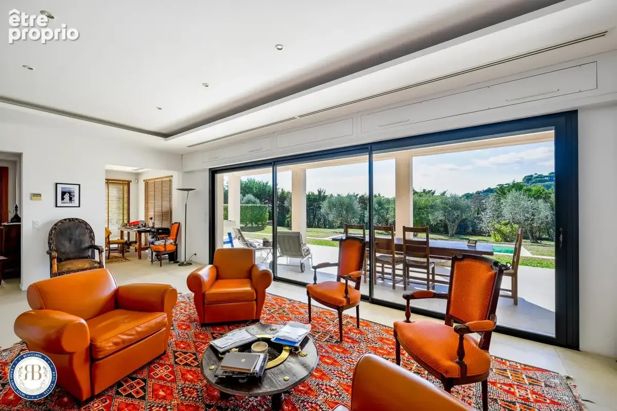 À vendre — villa contemporaine à mougins — secteur recherché — calme —	4 chambres / avec appartement indépendant - photo 5