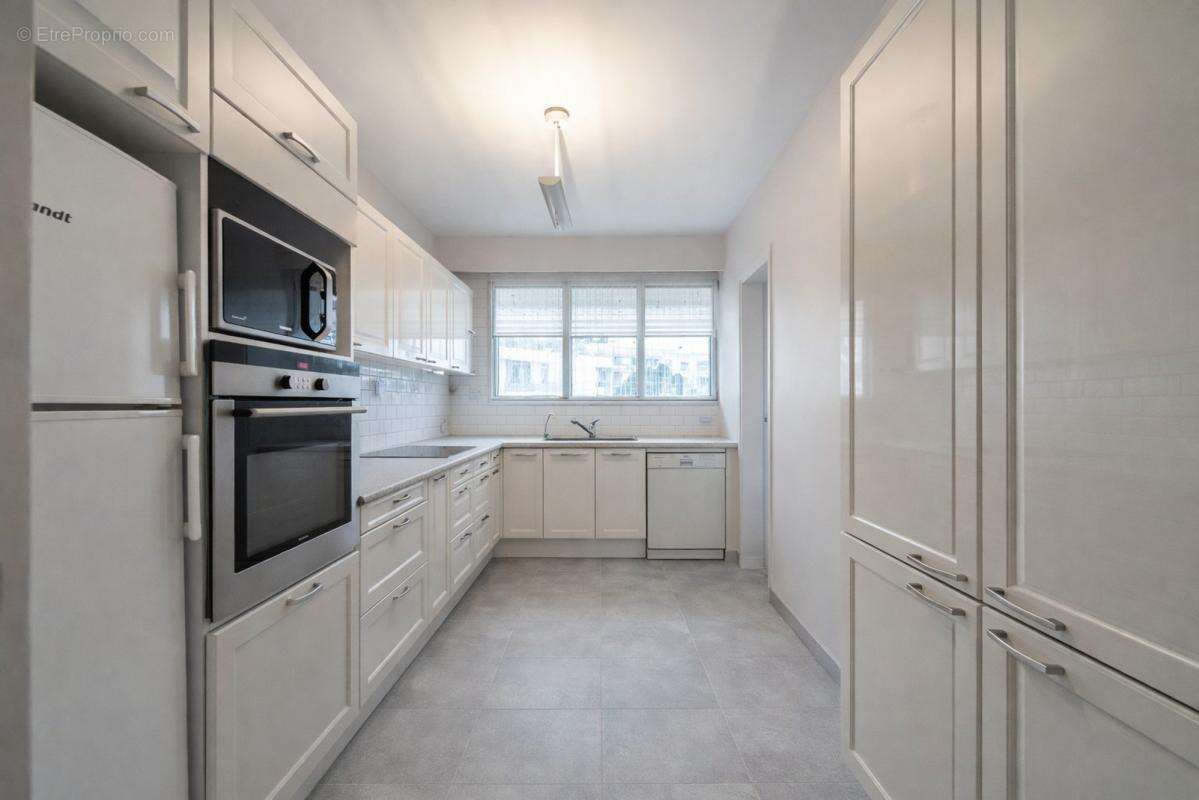 Appartement à VILLE-D'AVRAY