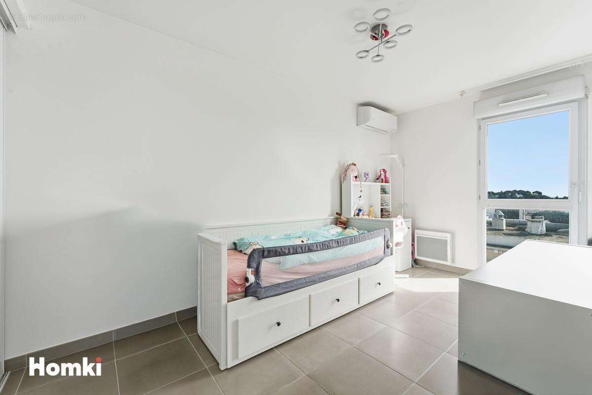 Antibes – Dernier étage – Duplex 4 pièces lumineux avec grande terrasse et double garage fermé - photo 10