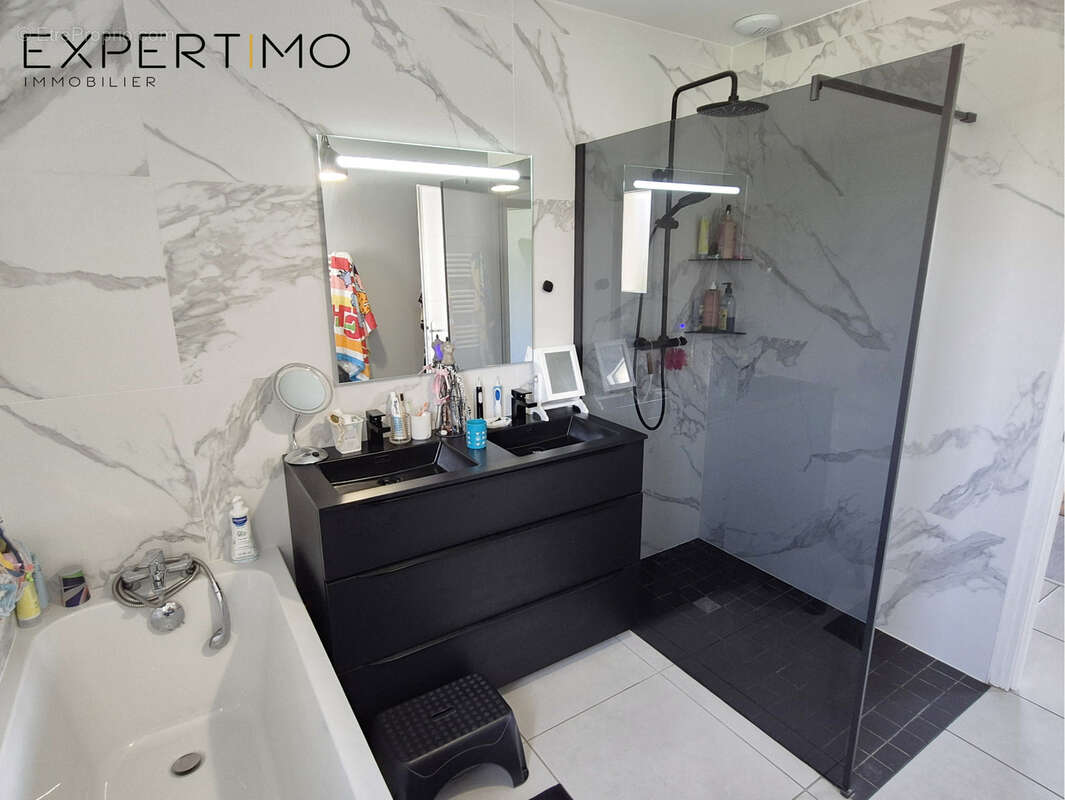 Maison à SAINT-JULIEN-L&#039;ARS