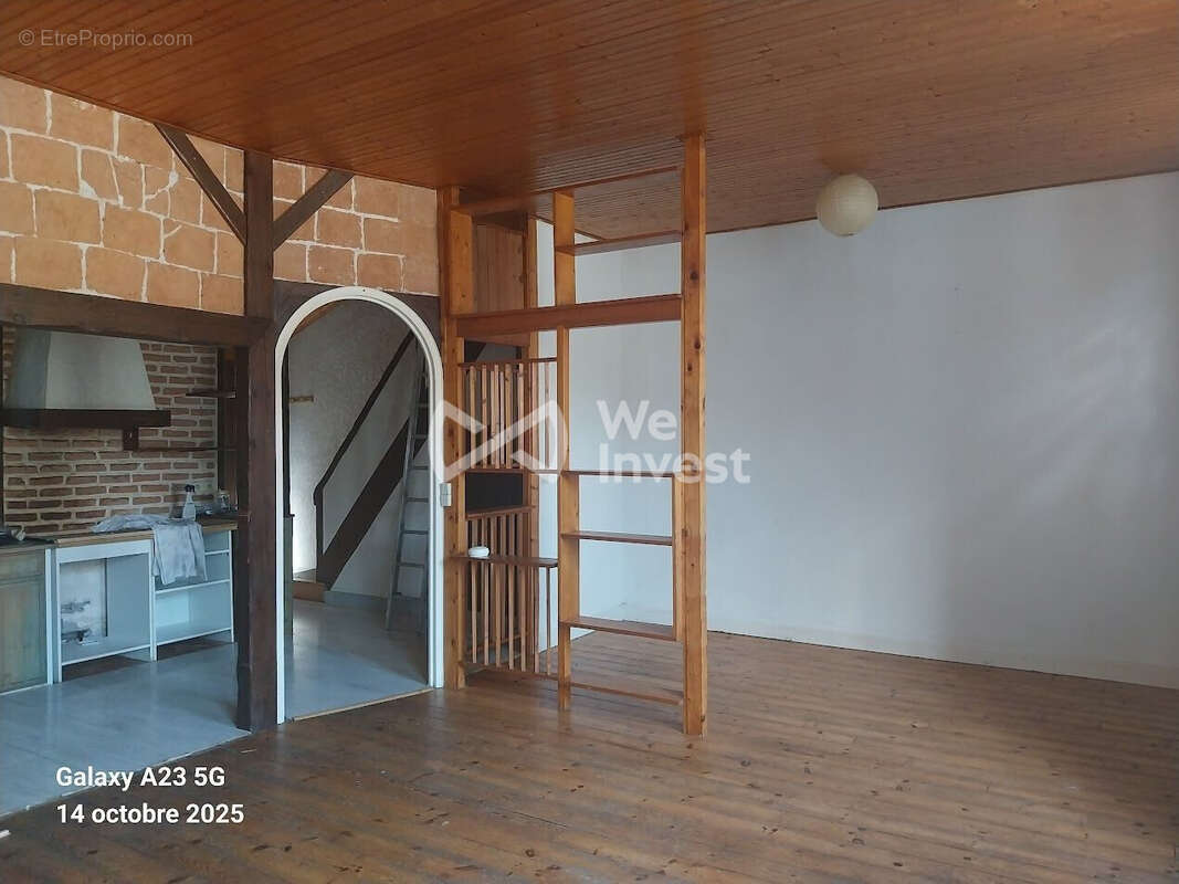 Appartement à NAY