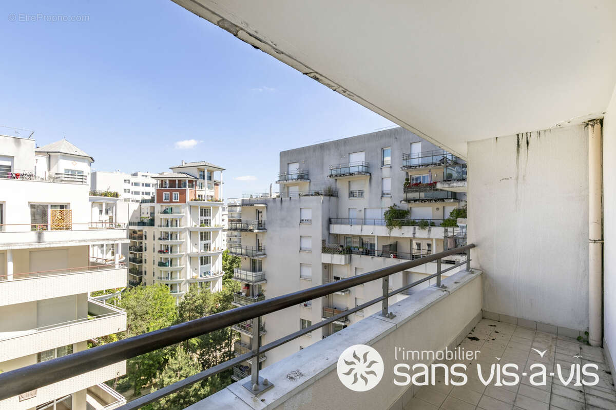 Appartement à COURBEVOIE