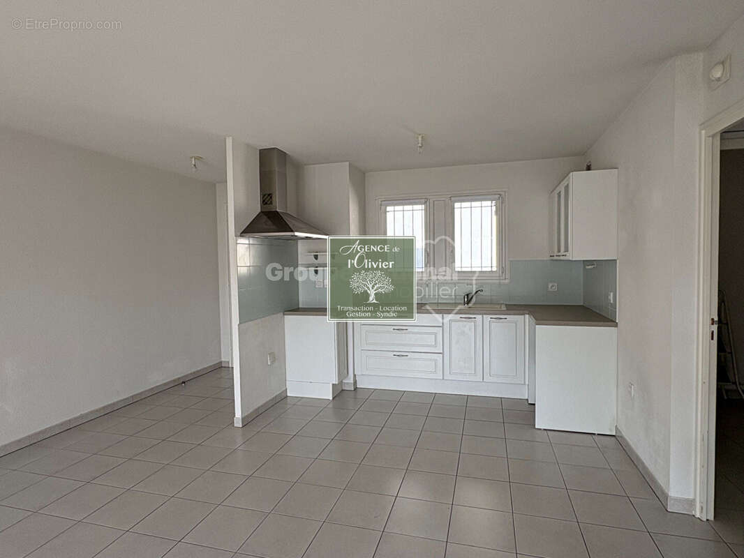 Appartement à SAINT-MARTIN-DE-CRAU
