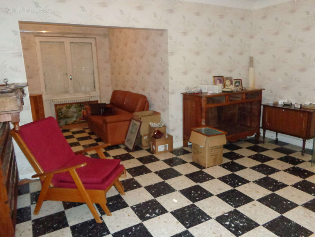 Civray, maison 122 m2 environ, garage, grand atelier, terrain 1500 m2 environ - photo 4