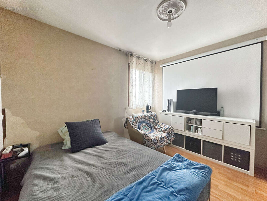 Maison à SAINT-PIERRE-DU-PERRAY