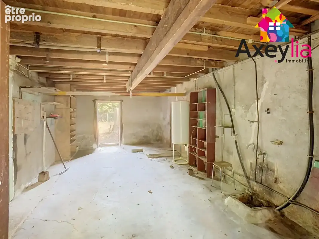 A vendre- saint-romain-la-motte- maison à rénover sur terrain de 246 m2 - photo 6