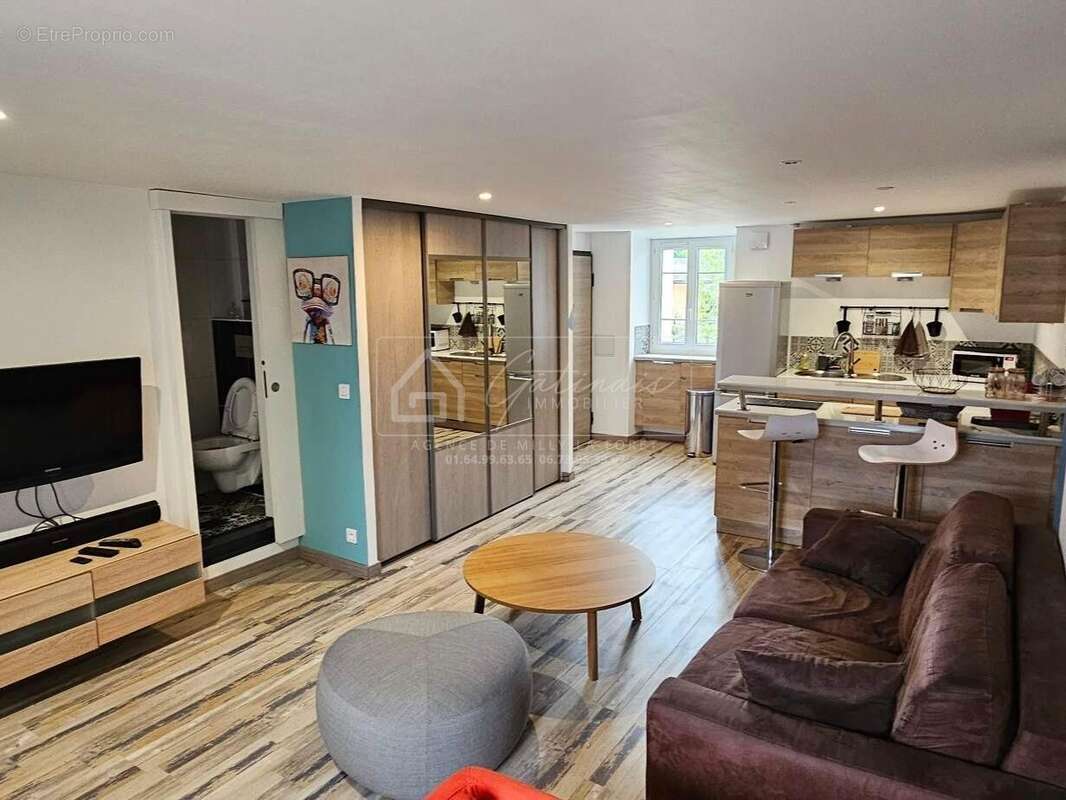 Appartement à SAULX-LES-CHARTREUX