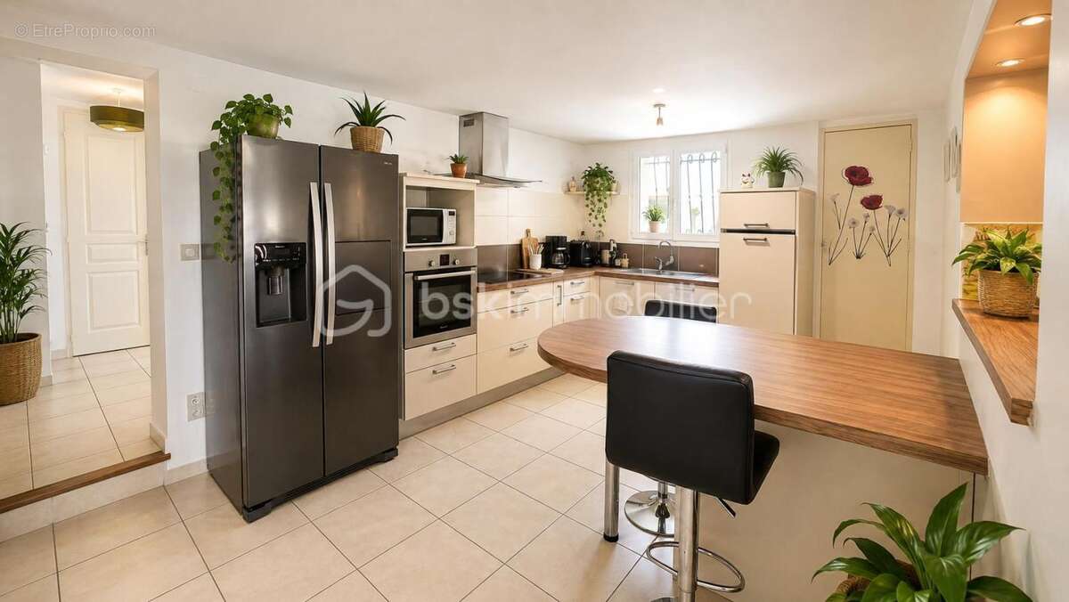 Montbazin à 20 min de Montpellier et Sète !!! – Propriété de caractère de 233 m² sur 3285 m² constructibles - photo 8
