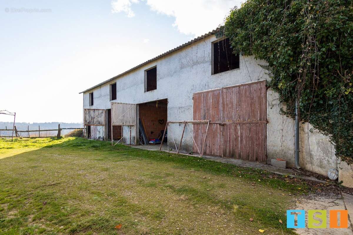 Maison à CASTELNAU-PICAMPEAU