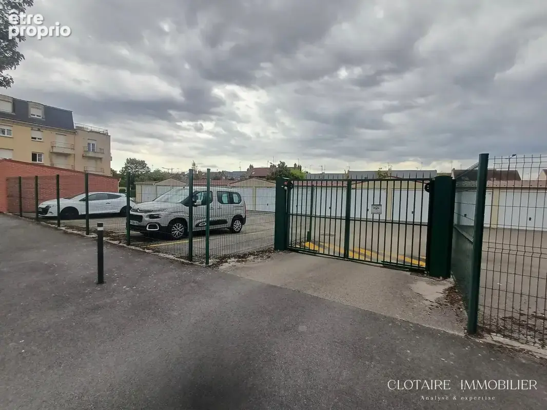 Parking à MARGNY-LES-COMPIEGNE