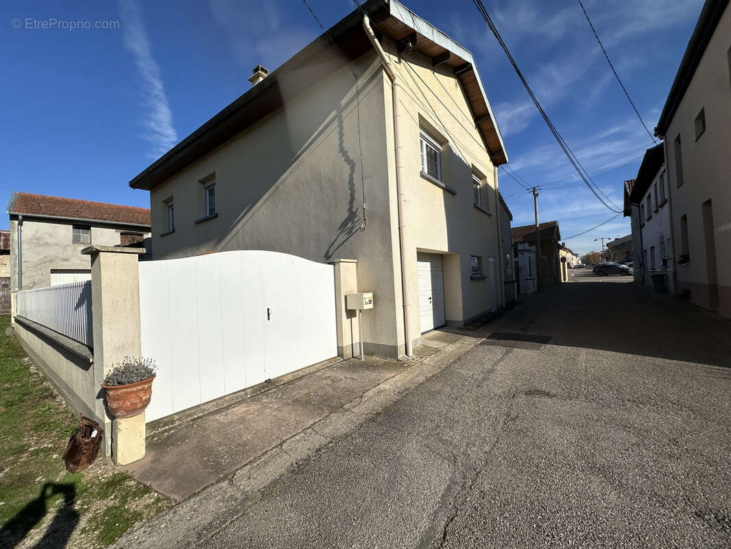 Maison à EINVILLE-AU-JARD