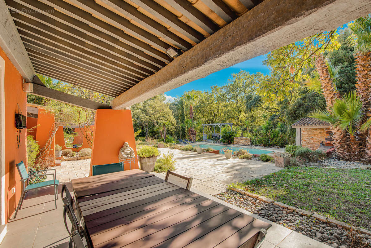 Maison à PUGET-SUR-ARGENS