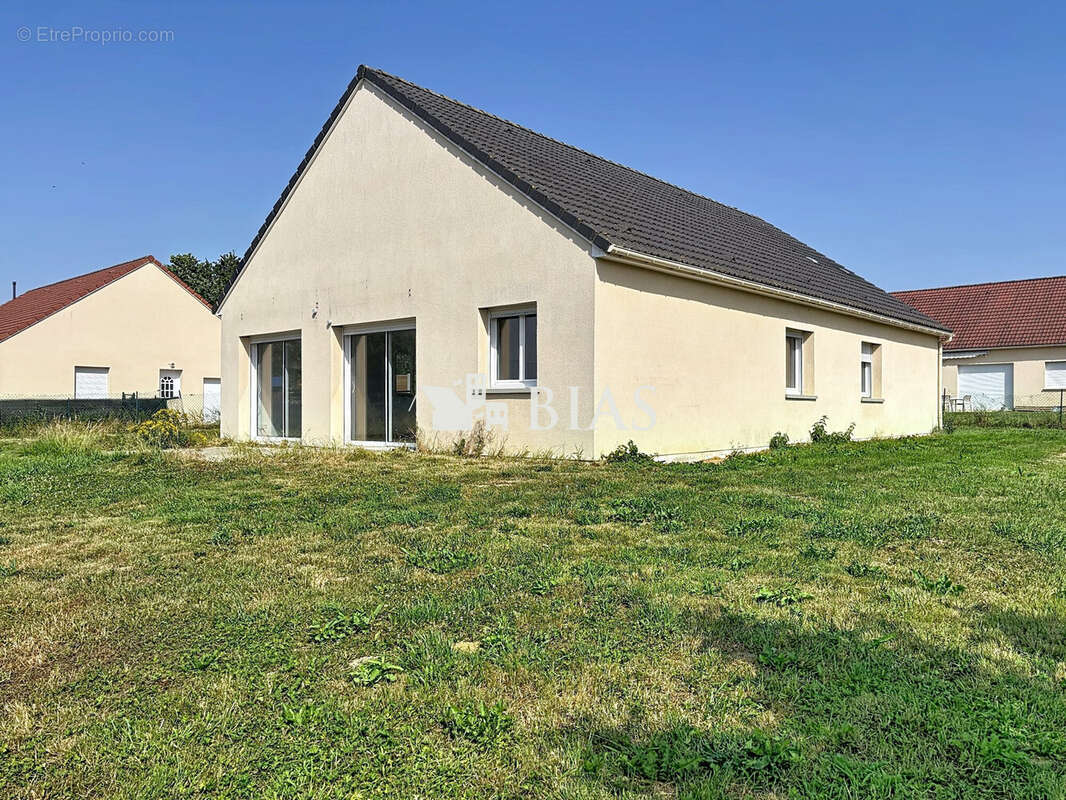 Maison 108 m² à Criquebeuf-La-Campagne  - photo 4