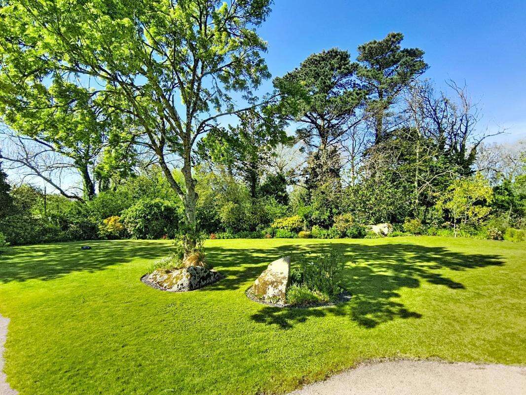Un écrin de verdure : Propriété de Caractère et Potentiel - photo 3