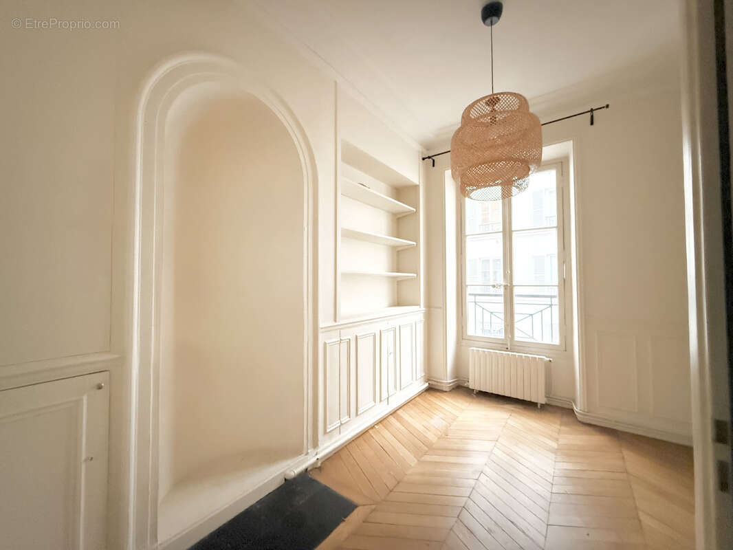 Appartement à PARIS-8E