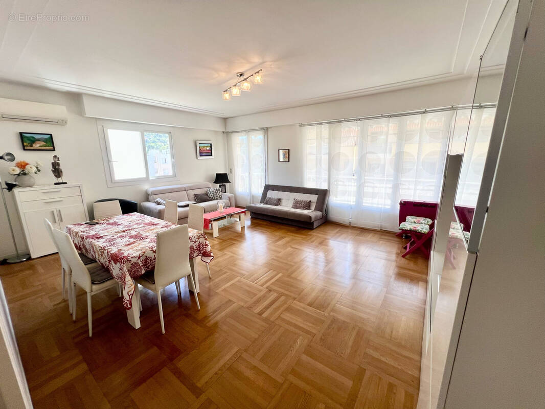 Appartement à LE CANNET