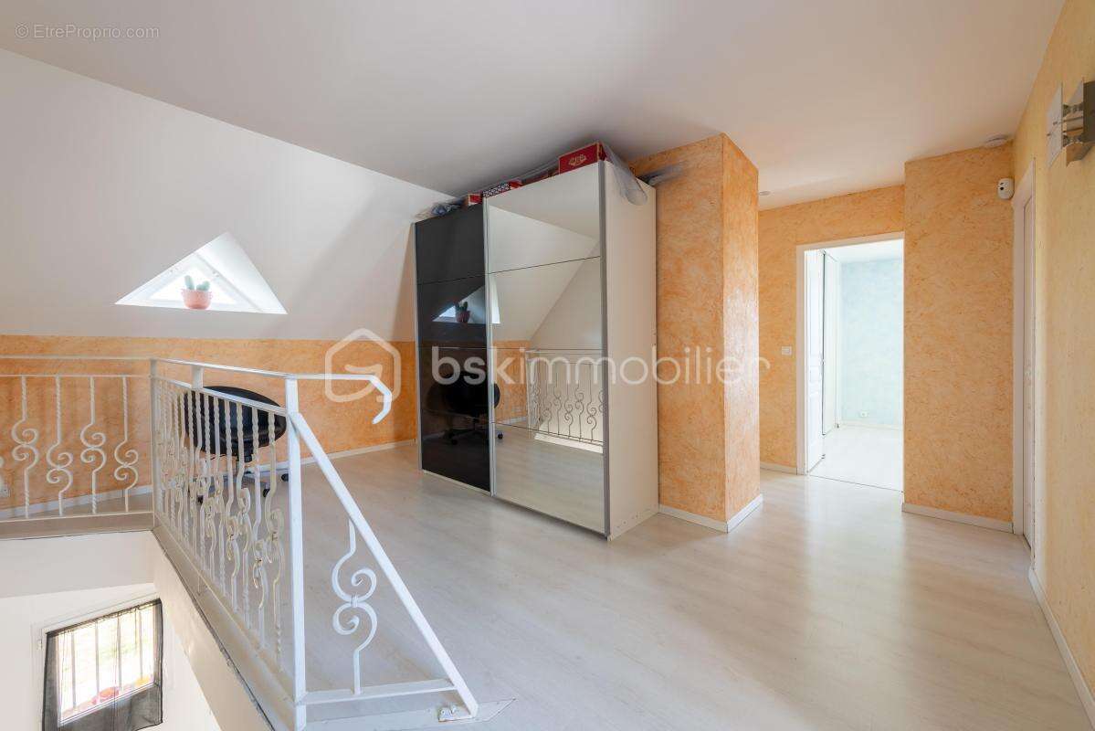 Maison à SERGINES