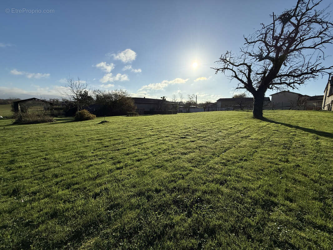 Terrain à GARNERANS