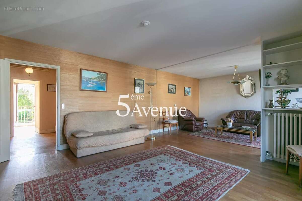 Appartement à SAINT-MAUR-DES-FOSSES