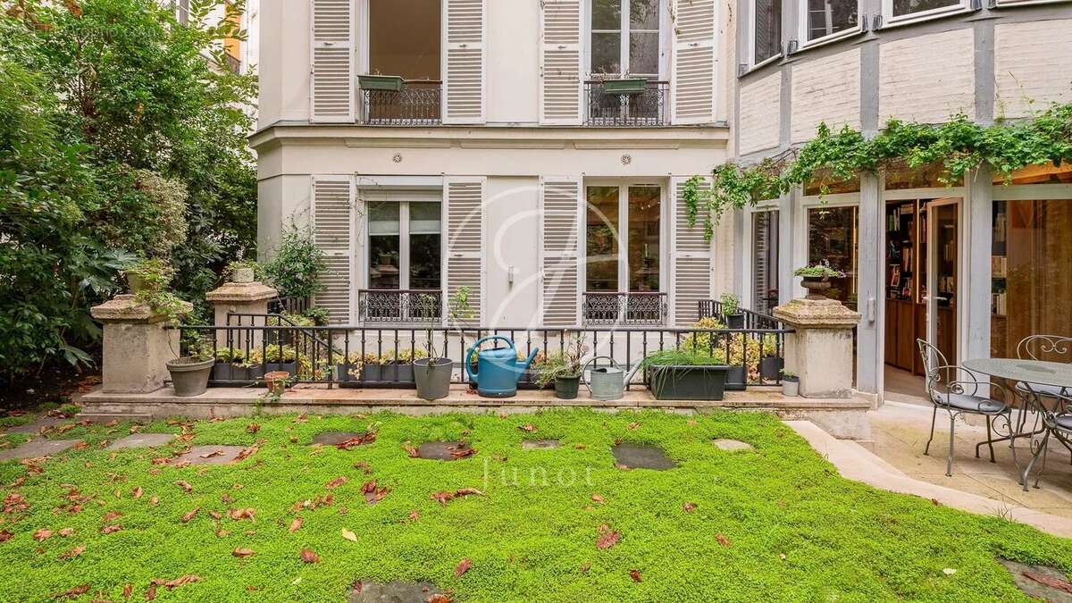 Appartement à PARIS-6E