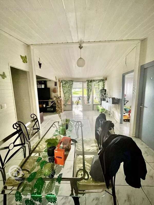 Maison à LES TROIS-BASSINS