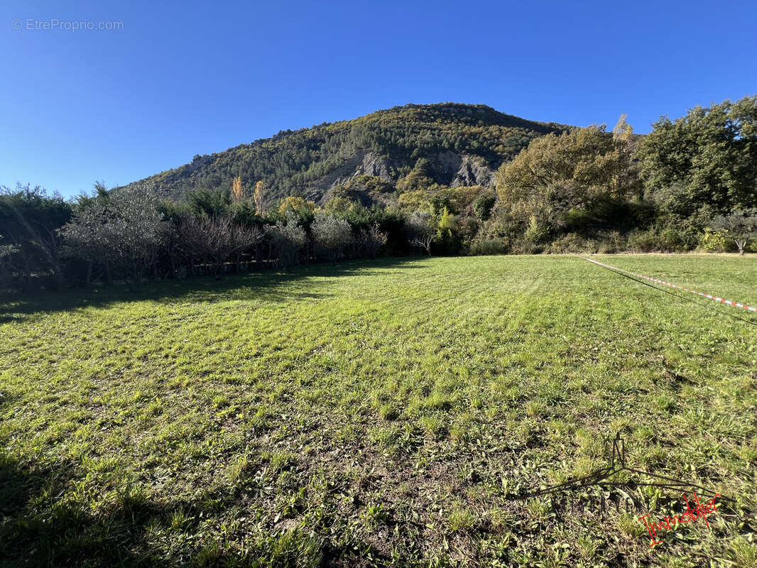 Terrain à CONDORCET