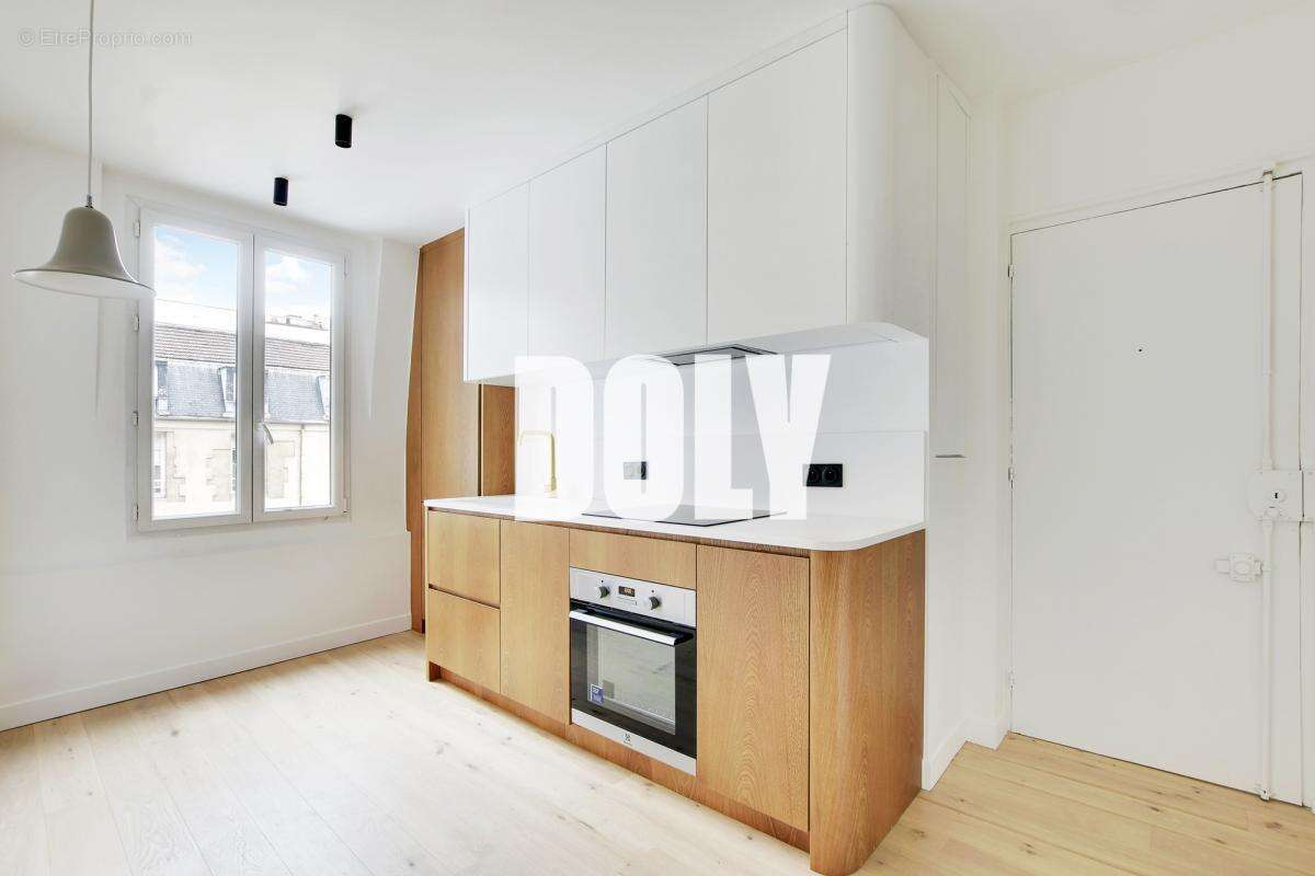 Appartement à PARIS-8E