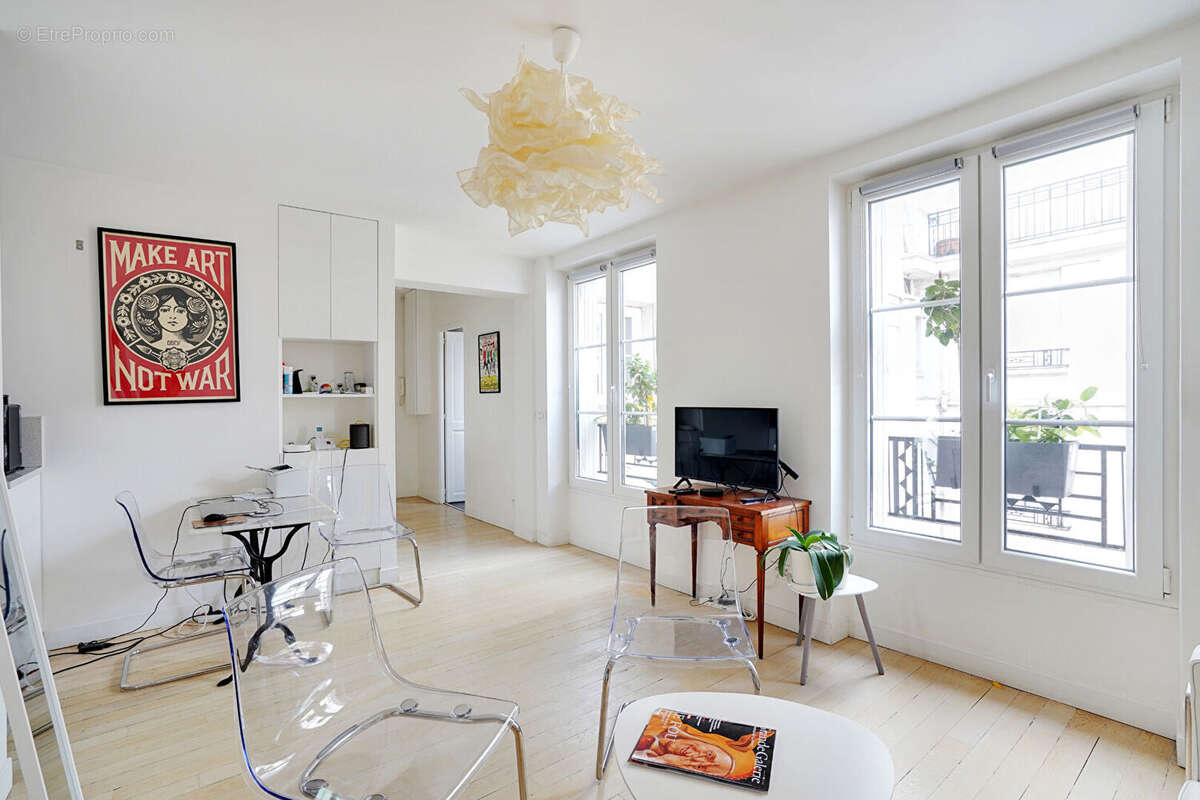 Appartement à PARIS-1E