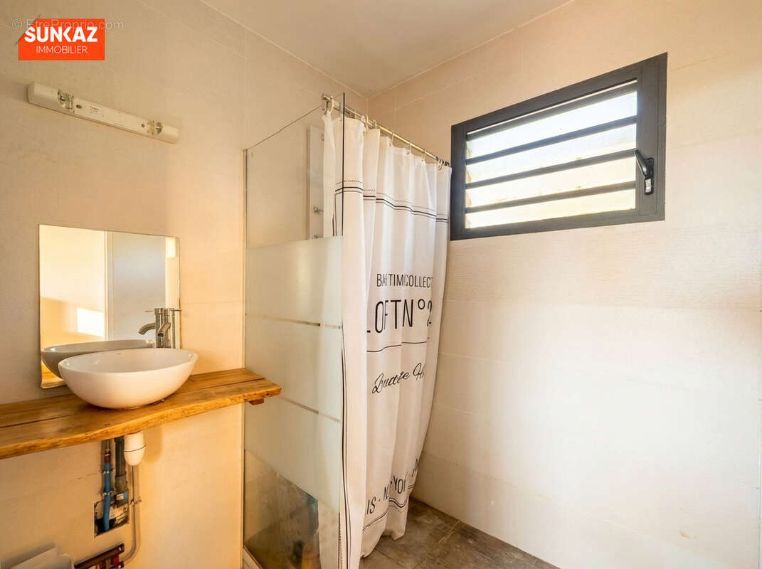 Maison à PETITE-ILE