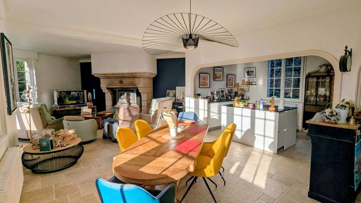 Maison à PLONEVEZ-PORZAY