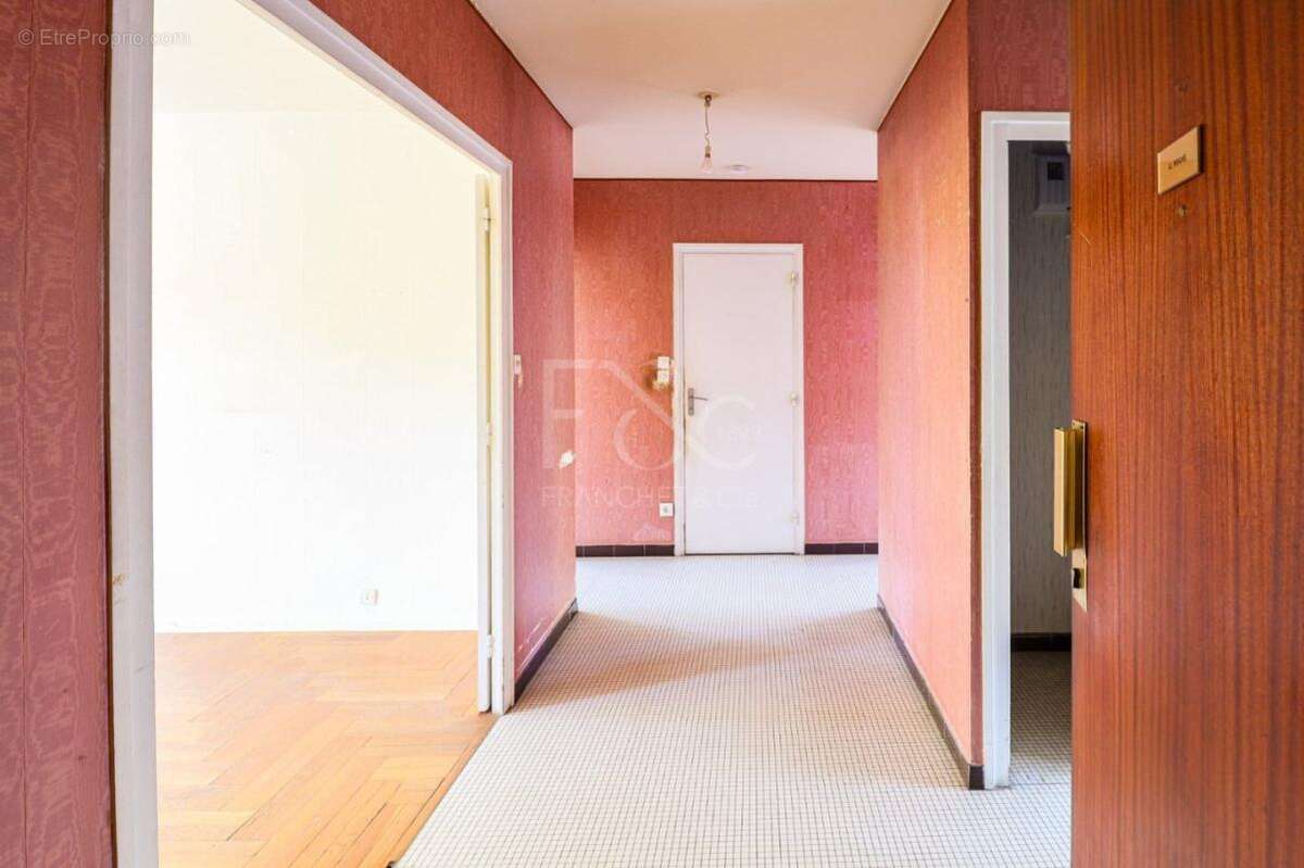 Appartement à SAINTE-FOY-LES-LYON