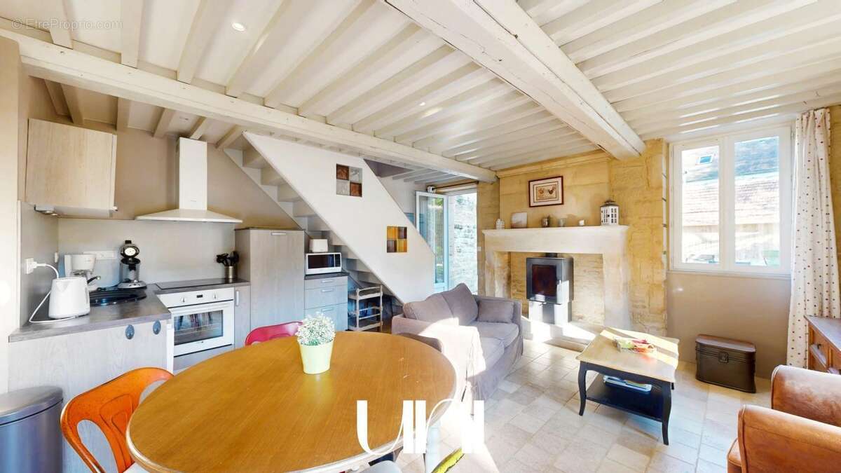 Maison à FONTAINE-HENRY