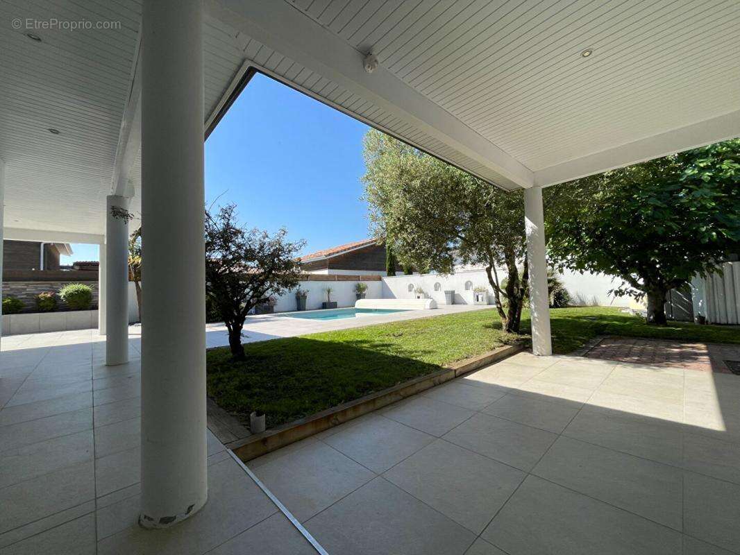 Maison Pessac 7 pièce(s) 5 CHAMBRES + BUREAU 194 m2 - photo 3