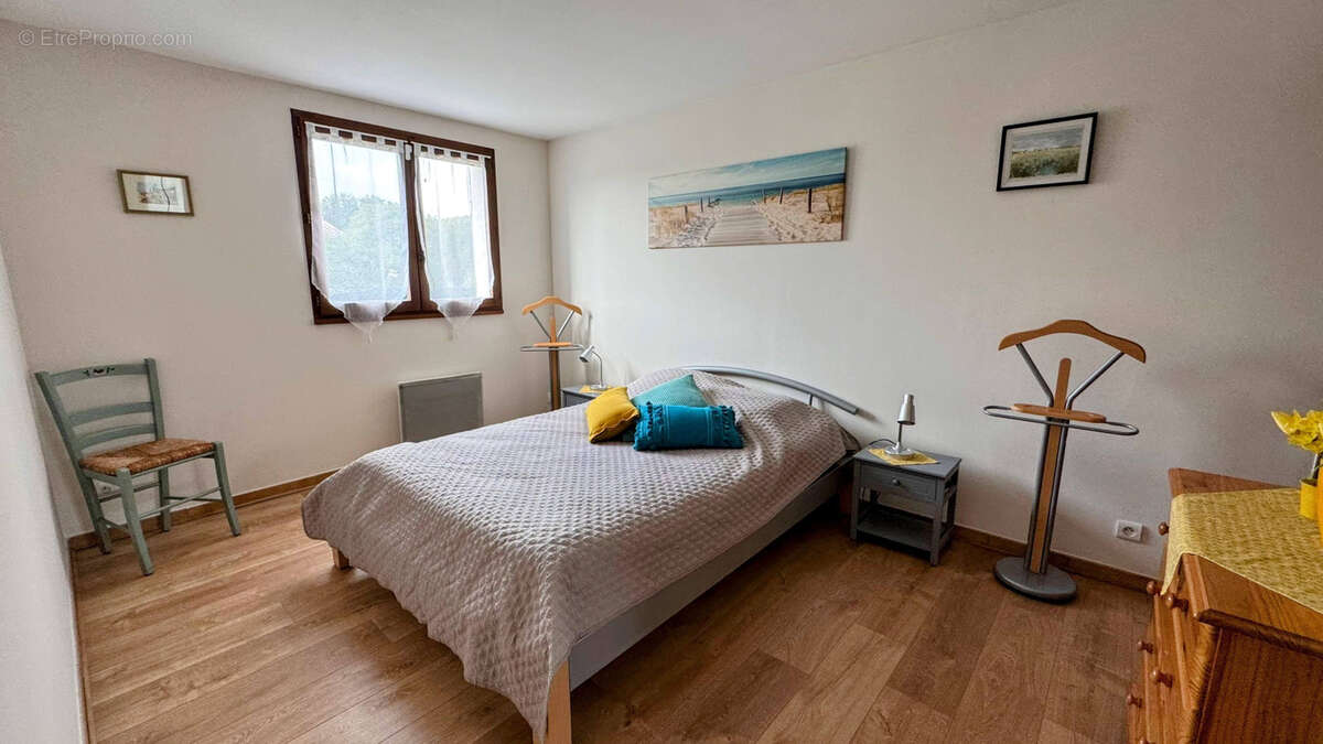 Maison à CHATEAUNEUF-LE-ROUGE