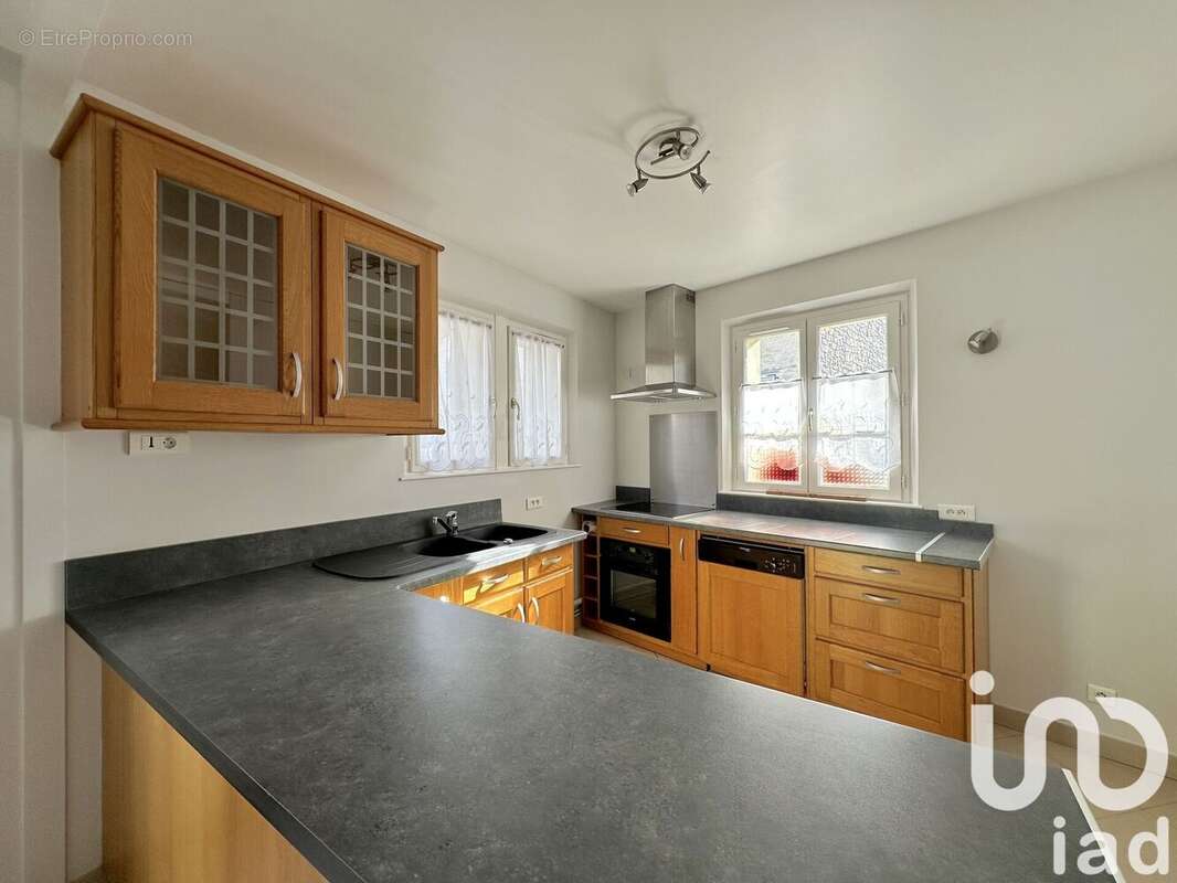 Photo 3 - Maison à THIERS-SUR-THEVE