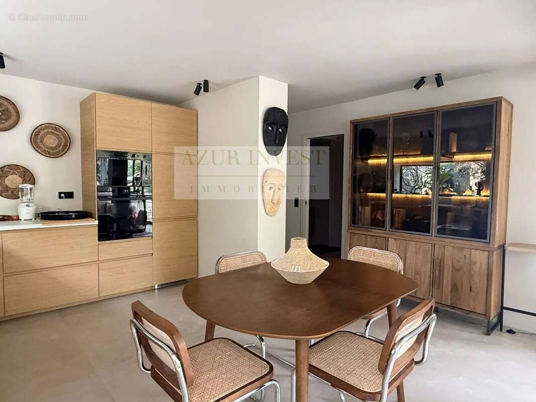 Appartement à ROQUEBRUNE-CAP-MARTIN