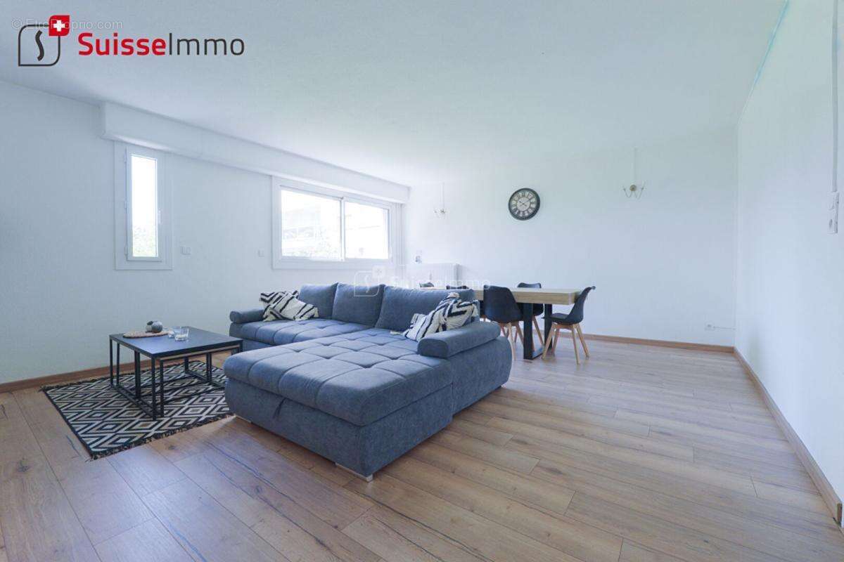 Au coeur d'un parc de 5 hectares, appartement 4 pièces en RDC - photo 3