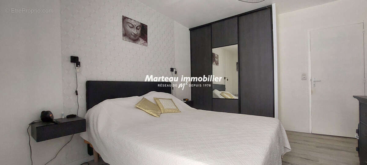 A VENDRE Longère rénovée de plain-pied avec piscine, grand terrain et beaux atoutsBrette Les Pins 5 pièce(s) 126 m2 - photo 7