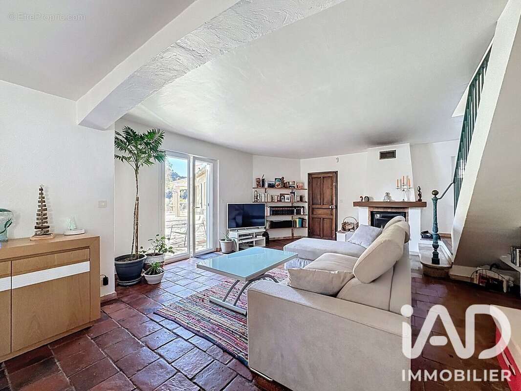 Maison 204 m² à Claviers  - photo 5