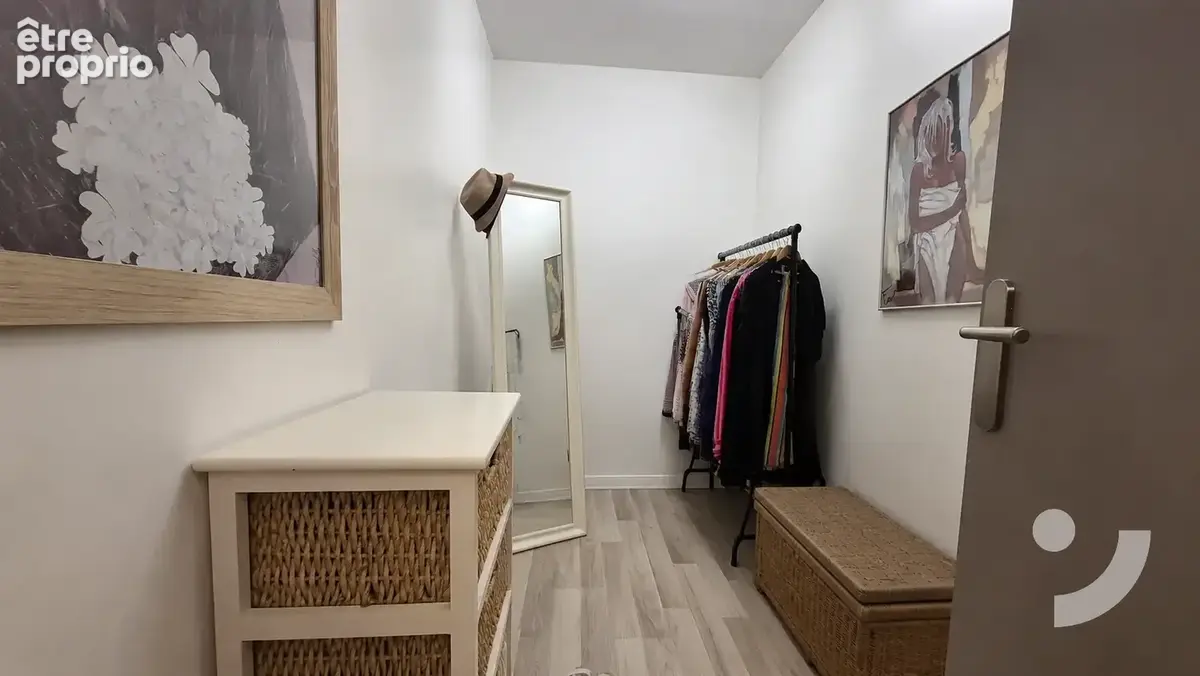 Studio 37,30 m2 rénové   Hyper-centre Épernay   Investissement locatif - photo 3