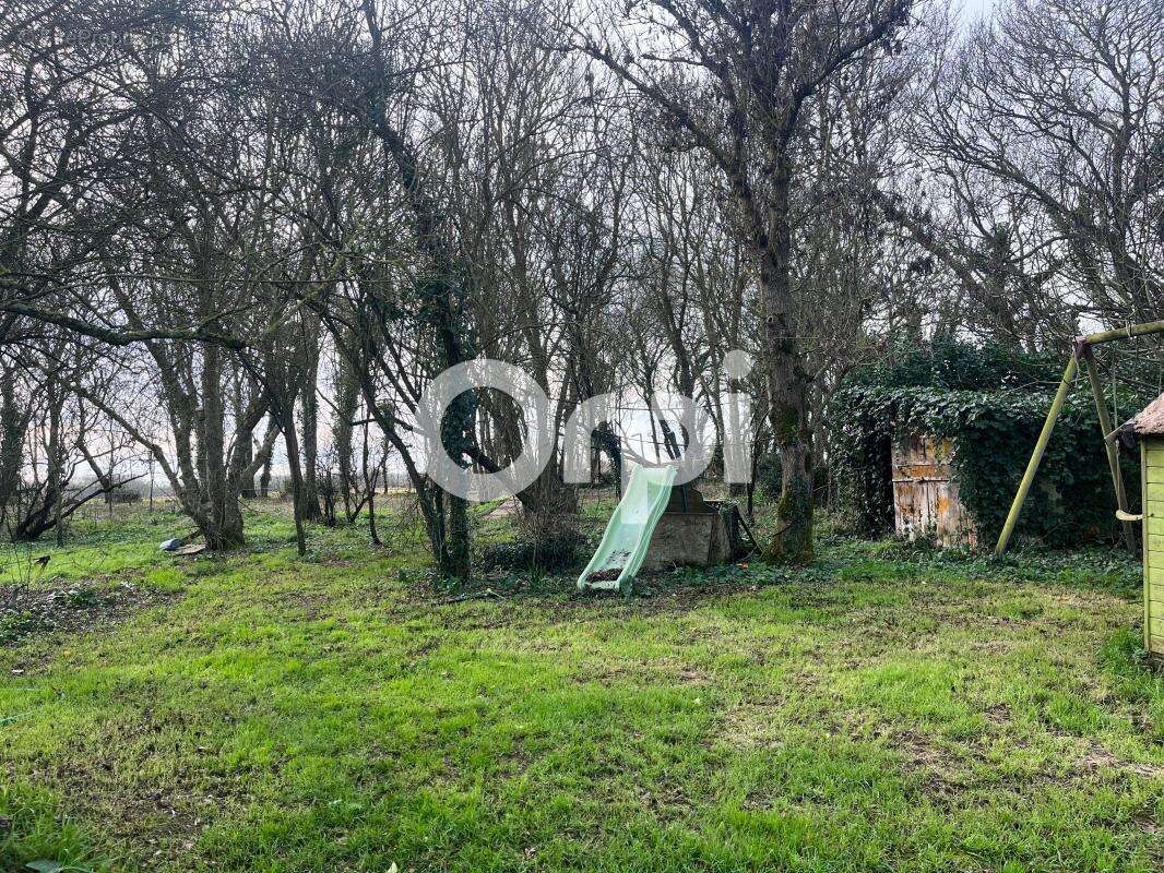 Maison à SAINT-LAURENT-DE-LA-PREE