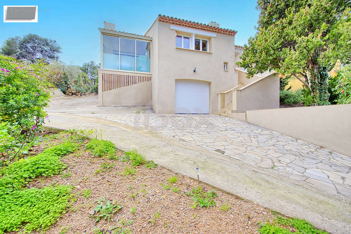 Maison à CARQUEIRANNE