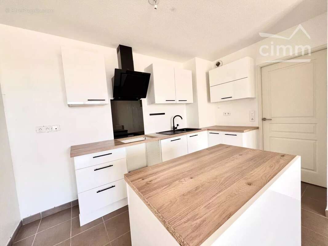 Appartement T3 avec terrasse vue port & parking souterrain - photo 4