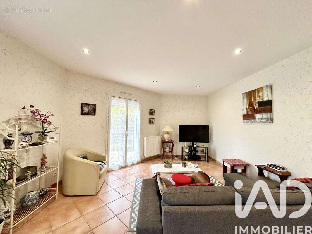 Photo 8 - Maison à NAVES